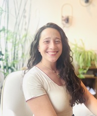 Book an Appointment with Giselle Foss for Acupuncture